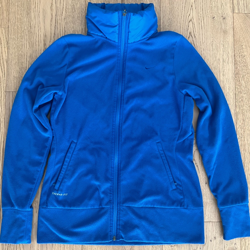 Nike Women’s Therma-fit Fleece with puff collar Size M
